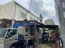 駐車場屋根の改修工事を行いました！！